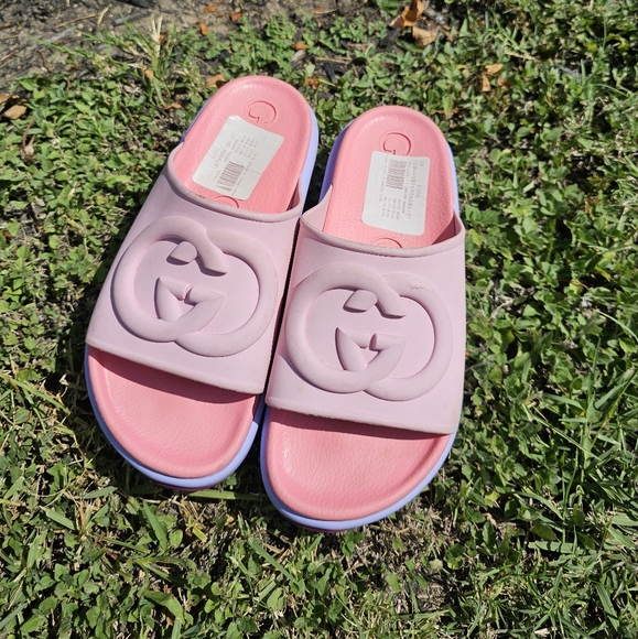 Authentic Gucci sandals - Picture 2 of 3